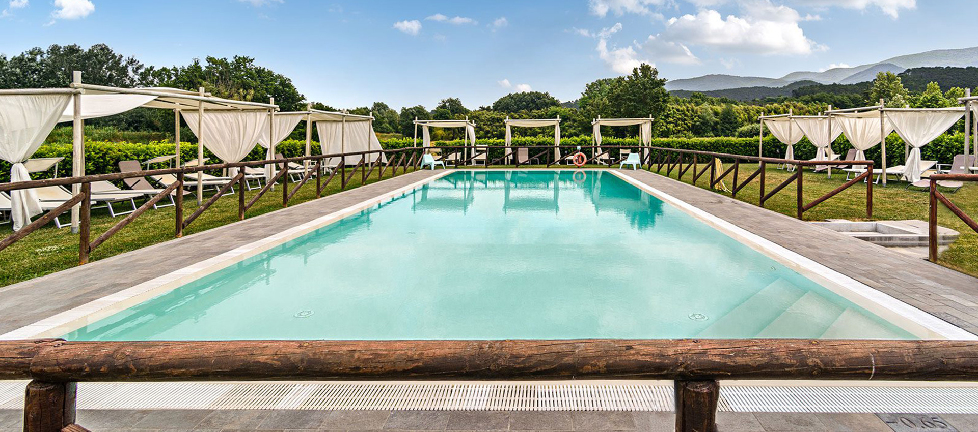 tuscany-lovers-appartamenti-case-ville-affitto-toscana-lucca-servizi-aperitivo-piscina